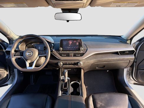 Used 2023 Nissan Altima 2.5 SR AWD/4WD image 3