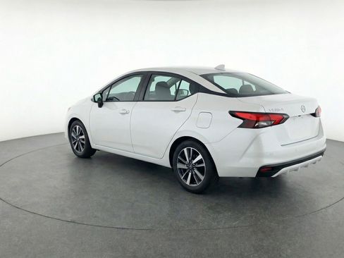 Used 2025 Nissan Versa SV image 6