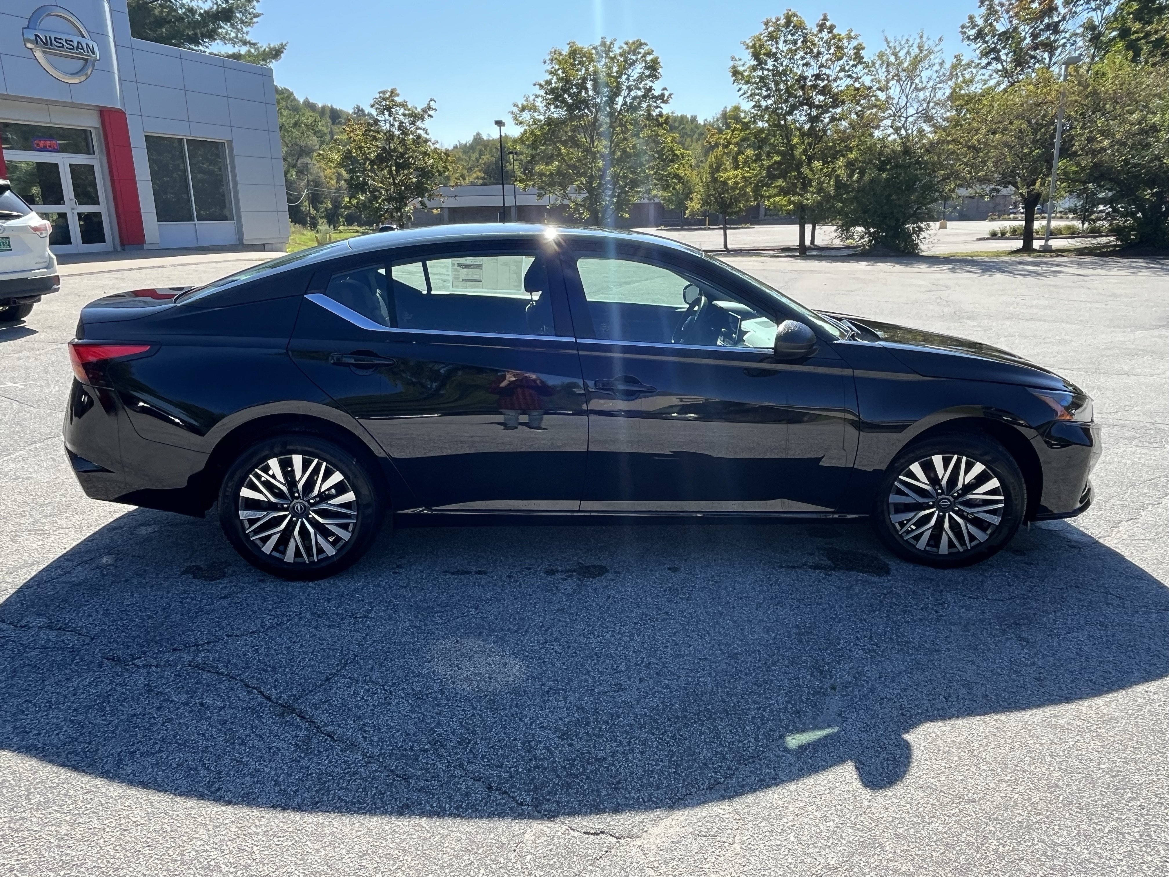 New 2026 Nissan Altima 2.5 SV AWD/4WD image 9