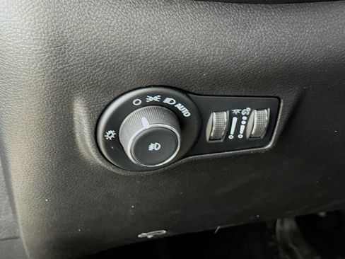 Used 2022 Jeep Compass Limited w/ Sun and Sound Group AWD/4WD image 14