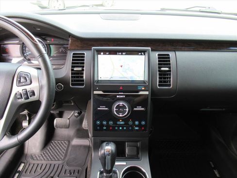 Used 2018 Ford Flex Limited image 19