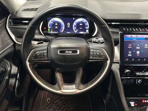 Used 2022 Jeep Grand Cherokee Limited AWD/4WD image 17