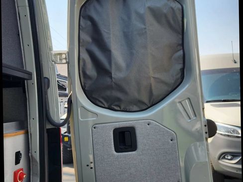 Used 2024 Mercedes-Benz Sprinter 2500 image 27