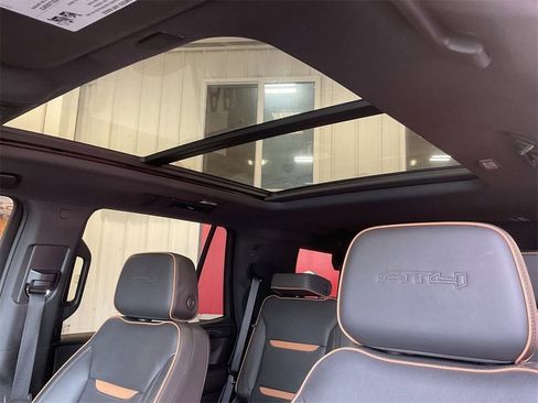 Used 2023 GMC Yukon AT4 image 7