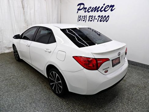 Used 2018 Toyota Corolla SE FWD image 4