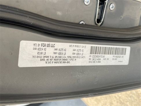 Used 2019 Dodge Charger SXT image 27
