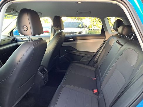 Used 2023 Volkswagen Taos SE image 7