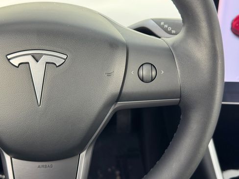 Used 2020 Tesla Model 3 Standard Range Plus image 19