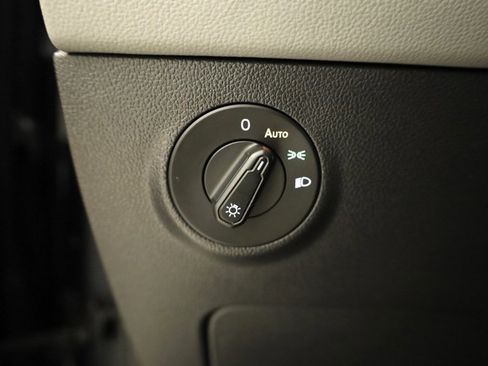 Certified 2024 Volkswagen Taos SEL image 29