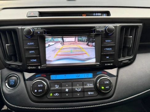 Used 2018 Toyota RAV4 XLE w/ Plus Extra Value Package AWD/4WD image 22