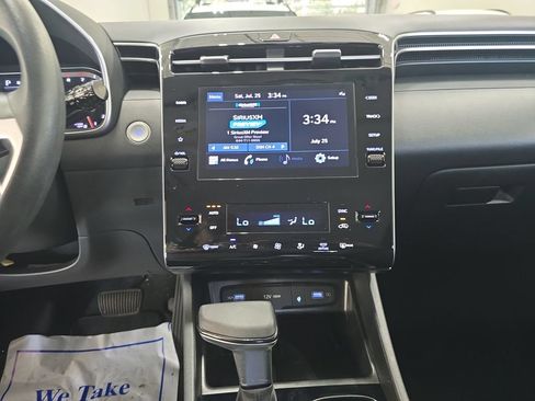 Certified 2024 Hyundai Tucson SEL AWD/4WD image 19