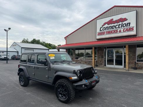 Used 2023 Jeep Wrangler Unlimited w/ Cold Weather Group AWD/4WD image 4