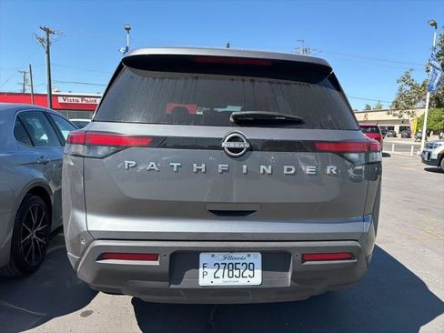 Used 2025 Nissan Pathfinder SV image 6