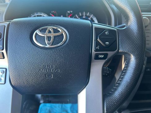 Used 2014 Toyota 4Runner SR5 Premium image 17
