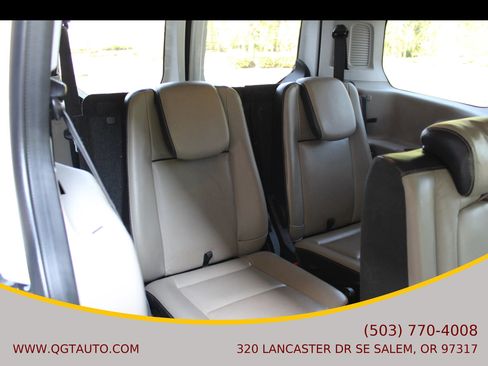Used 2014 Ford Transit Connect XLT image 17