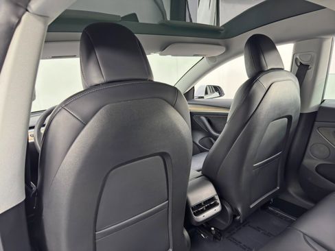 Used 2021 Tesla Model 3 Performance image 36