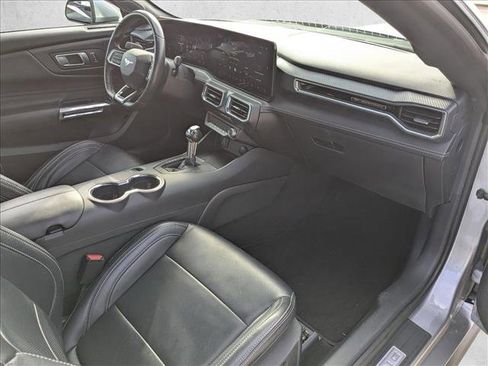 Used 2025 Ford Mustang Premium image 20