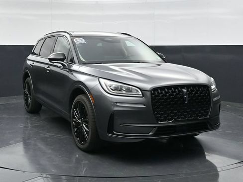 Used 2023 Lincoln Corsair Reserve w/ Equipment Group 201A AWD/4WD image 4