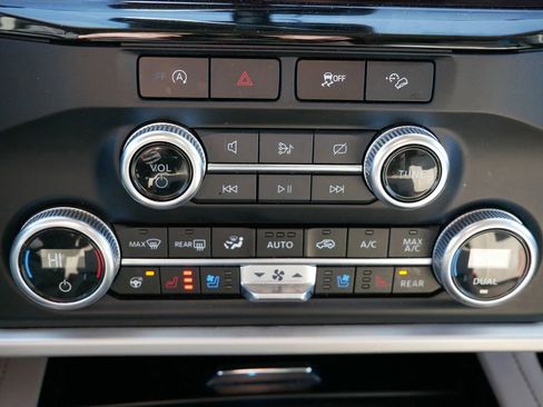 Used 2024 Ford Expedition Max XLT image 25