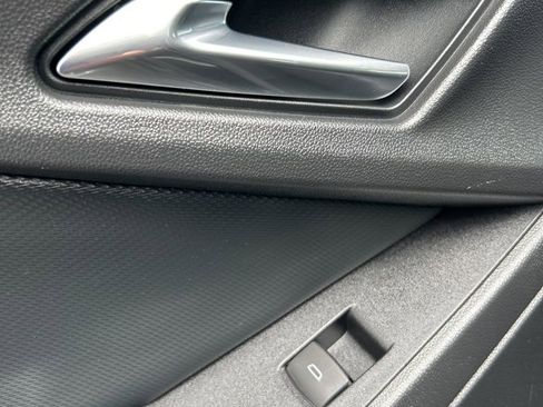 Used 2025 Chevrolet Equinox LT w/ Convenience Package II image 51