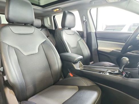 Used 2022 Jeep Compass Latitude w/ Sun and Sound Group image 24