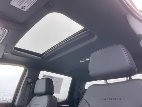 Used 2024 GMC Sierra 1500 Denali w/ Denali Reserve Package image 17