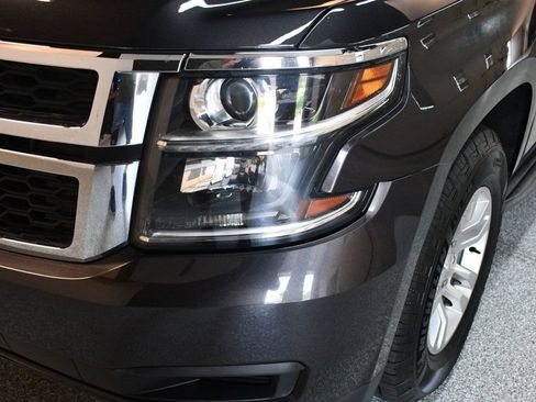 Used 2017 Chevrolet Suburban LS RWD image 11