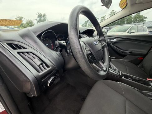 Used 2016 Ford Focus SE FWD image 11