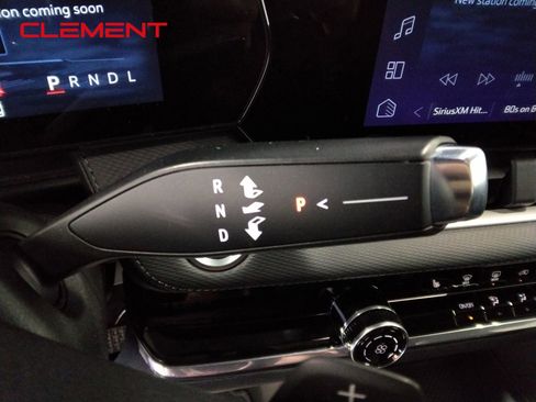 Used 2025 Chevrolet Equinox LT image 17