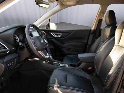 Used 2020 Subaru Forester Touring image 2