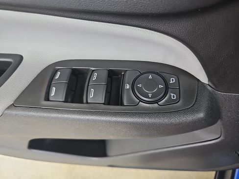 Used 2024 Chevrolet Equinox LS w/ LS Convenience Package FWD image 32