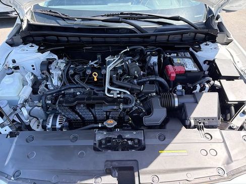 Used 2024 Nissan Altima 2.5 SR FWD image 27