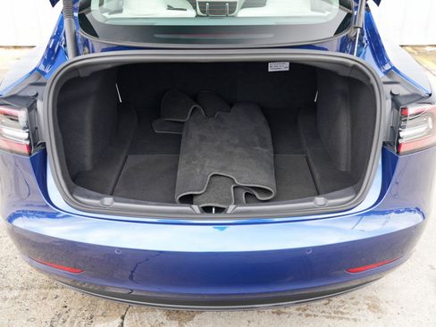 Used 2021 Tesla Model 3 Standard Range Plus image 10
