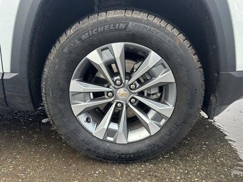 Used 2025 Chevrolet Equinox LT w/ Convenience Package II image 43