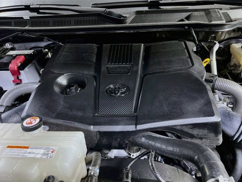 Used 2022 Toyota Tundra SR5 w/ SR5 Premium Package AWD/4WD image 28