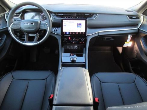 New 2025 Jeep Grand Cherokee L Limited w/ Black Appearance Package image 12