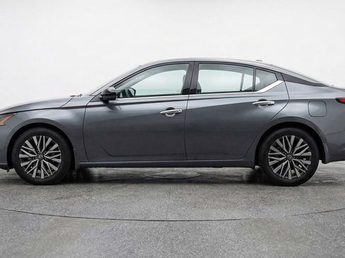 Used 2025 Nissan Altima 2.5 SV image 5