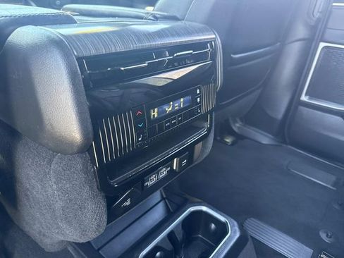Used 2024 Jeep Wagoneer Series III AWD/4WD image 21