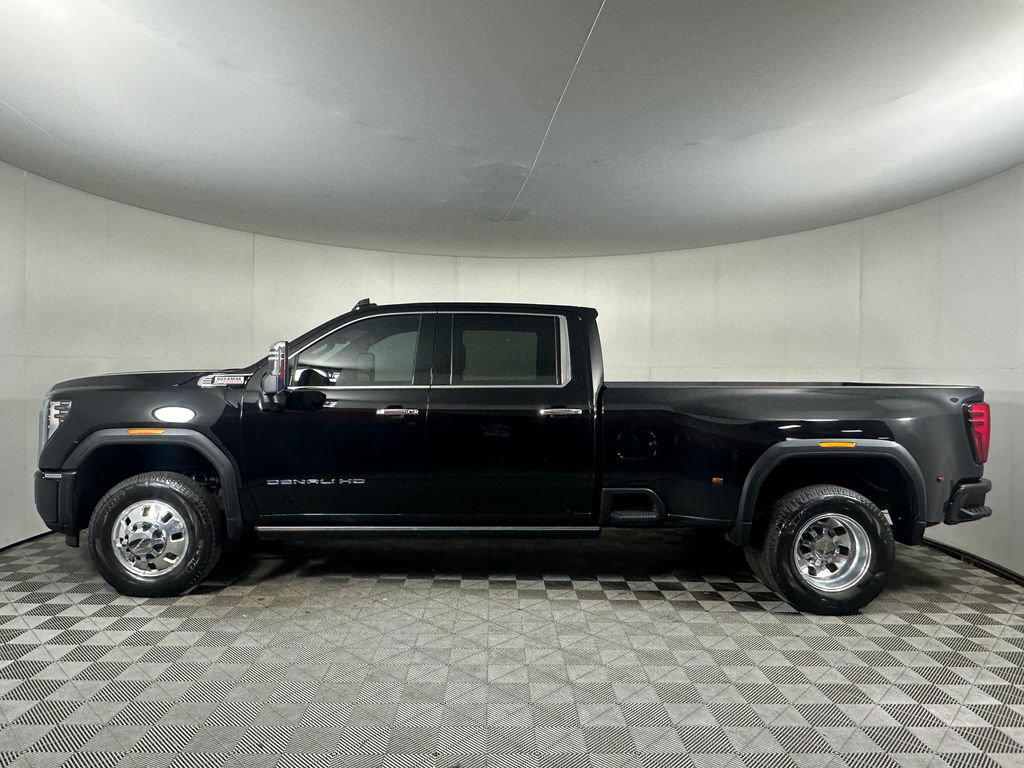 Used 2026 GMC Sierra 3500 Denali w/ Denali Reserve Package AWD/4WD image 2