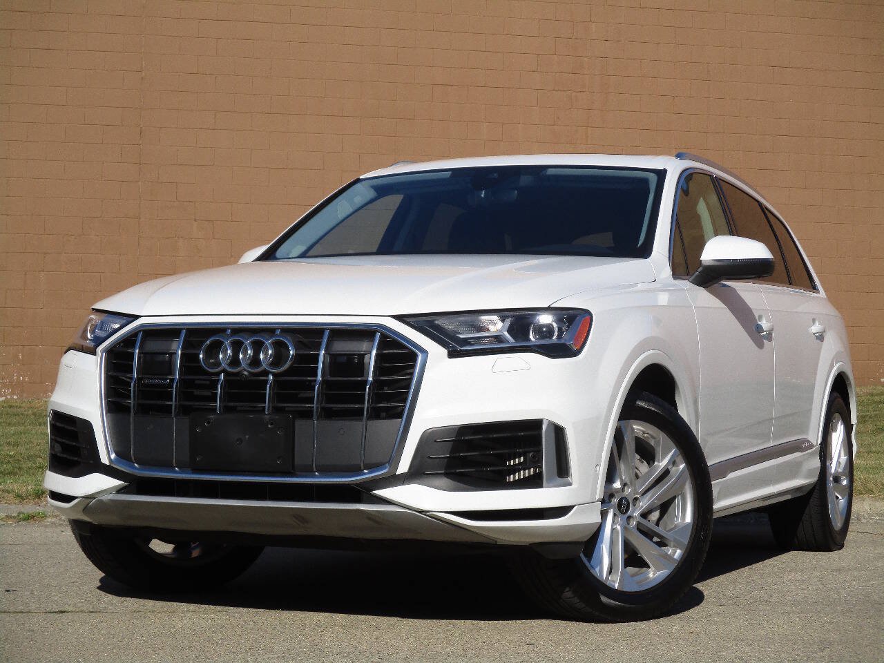 Used 2023 Audi Q7 3.0T Premium Plus AWD/4WD image 1