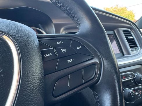 Used 2020 Dodge Charger SXT RWD image 15