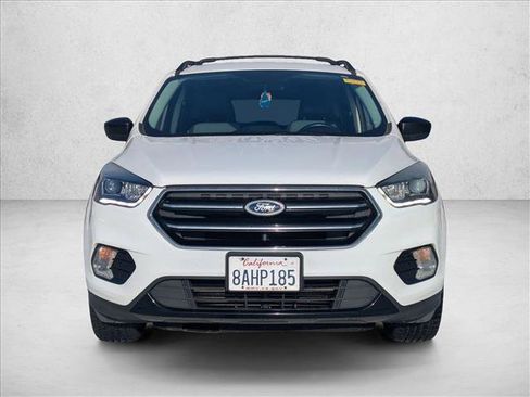 Used 2017 Ford Escape SE w/ Equipment Group 201A image 2