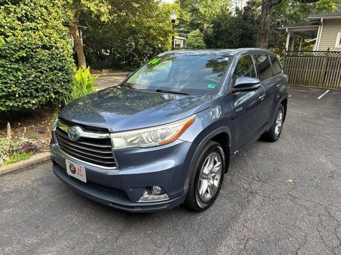 Used 2016 Toyota Highlander Limited Platinum AWD/4WD image 3
