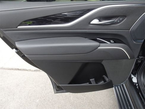 Certified 2022 Cadillac Escalade Sport w/ Touring Package image 17