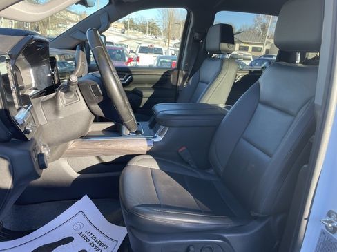 Used 2024 Chevrolet Silverado 3500 LTZ w/ LTZ Plus Package image 3