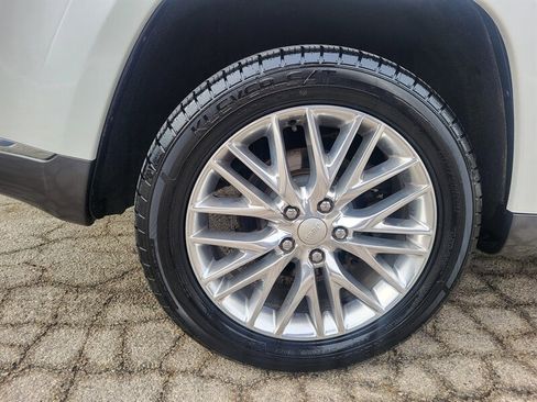 Used 2018 Jeep Grand Cherokee Summit AWD/4WD image 32