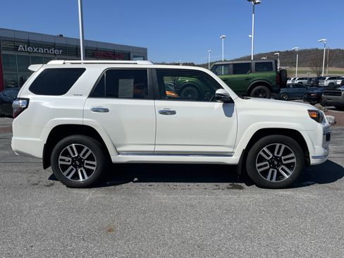 Used 2020 Toyota 4Runner Limited AWD/4WD image 2