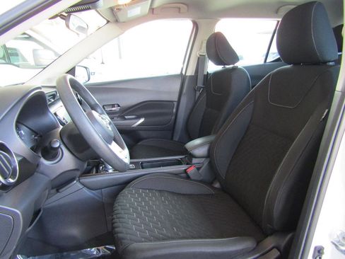 Used 2021 Nissan Kicks SV FWD image 8