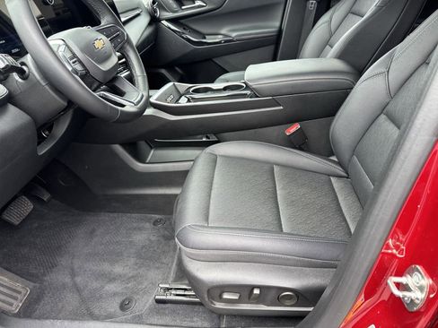 Used 2025 Chevrolet Equinox LT w/ Convenience Package II image 14