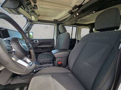 Used 2024 Jeep Wrangler Unlimited Sahara AWD/4WD image 19
